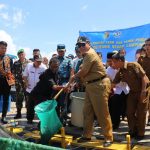 Kembangkan Potensi Laut Lampung, Gubernur Arinal Panen Perdana Keramba Apung Hasil Budidaya Polinela