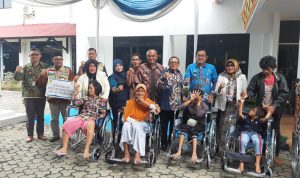 YBM PLN UID Lampung Beri Bantuan 30 Kursi Roda ke Dinsos