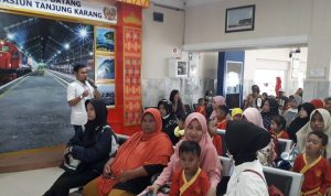 Antisipasi Penyebaran Covid-19, PT KAI Divre IV Gelar Penyuluhan Kesehatan di Stasiun