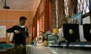 Lagi, Tim Gugus Percepatan Penanganan Covid-19 Semprot Disinfektan Ke Sekolah dan Jalan Protokol
