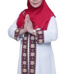 Bagikan Bantuan Beras, Bunda Eva Minta Jangan Pasang Stiker Programya