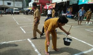 Putus Penyebaran Covid-19, Disdag Bandarlampung Terapkan Penyekatan Pedagang di Dua Pasar Ini