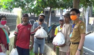 Dapat Bantuan Donasi Universitas Teknokrat, Pemkot BandarlampungSalurkan 250 Paket Bahan Pokok