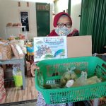 Ibu-Ibu Gang Pinang Langkapura Baru Sedekah Belanjaan