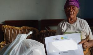 ACT Lampung Bantu Lansia Saat Pandemi Corona