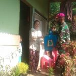Jumat Berbagi, Prajurit Yonif 9 Marinir Berbagi Bantuan di Kecamatan Teluk Pandan