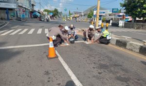 Cegah Covid-19, Satlantas Polres Tanggamus Membuat RHK di Lampu Merah