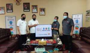 Peduli Tenaga Medis di Masa Covid-19, PT Nestle Salurkan 1.100 APD ke Pemkot Bandarlampung