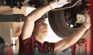 Wajib Tahu, Ini Bedanya Servis Berkala dengan Tune Up Mobil