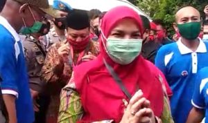 Daftar ke KPU Bandar Lampung, Berkas Eva-Dedi Dinyatakan Lengkap