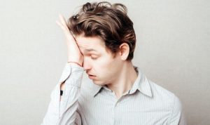 5 Dampak Buruk Kebiasaan Mengucek Mata