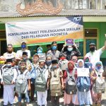 180 Pelajar Pesisir Kota Bandarlampung Terima Paket Perlengkapan Sekolah