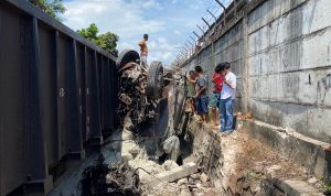 Truk Rem Blong Tabrak Kereta Babaranjang, PT KAI Akan Tuntut Ganti Rugi