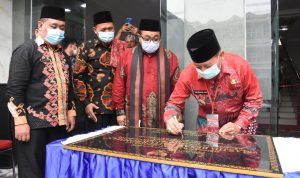 Resmikan Masjid Besar Baiturrohman, Herman HN: Umat Muslim Bisa Lebih Positif dalam Ranah Sosial