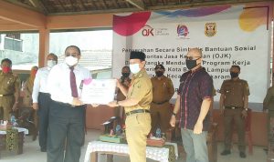 Penuhi Kebutuhan Air Bersih, OJK Salurkan Bantuan Sumur Bor Ke Warga Sukarame