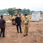 Tinjau Pembangunan Kantor Kecamatan, Herman HN Target Rampung Akhir Januari 2021