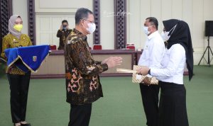 Serahkan SK Pegawai PPPK, Gubernur Arinal Minta Bisa Menjadi Pegawai Kreatif dan Inovatif