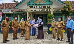 SMA Negeri 12 Bandar Lampung Bantu Warga Terdampak Gempa di Majene Sulbar