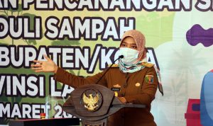 Pencanangan Aksi Peduli Sampah, Wagub Chusnunia Ingatkan Hindari Penggunaan Plastik untuk Konsumsi Rumah Tangga Berlebihan