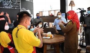 Berani Buka Resto, Wali Kota Eva Apresiasi Anak-anak Difabel