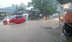 Diguyur Hujan Lebat, Jalan Kepayang Bandar Lampung Terendam Air