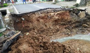Jembatan Jalan Padjajaran Kelurahan Gunung Sulah Putus Disapu Arus Sungai