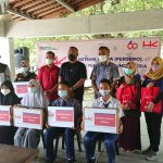 Peringati HUT ke-60, PT HK Beri Bantuan Gadget ke Siswa dan Guru di Tubaba