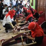 Tingkatkan Ekonomi Warga, Walkot Bandar Lampung Beri Pelatihan Ibu-ibu Sulam Usus