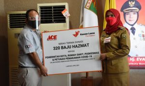 Pemkot Bandar Lampung Dapat Bantuan 320 Hazmat dari ACE Hadware MBK