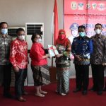 Terima 50 Sertifikat Lahan Fasum dari BPN, Walkot Eva: Masyarakat dan Pemerintah Jadi Tenang
