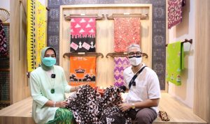 Ketua Dekranasda Lampung Hadirkan Mentor IKAT Indonesia Beri Pelatihan Pengrajin UKM di Lampung