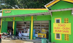 Ambil Peluang Baru di Dekat Gerbang Tol Natar, PLN Peduli Beri Bantuan Mesin dan Pelatihan pada UMKM