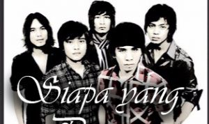Lirik dan Chord Lagu Siapa Yang Pantas – Domino