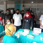 Wali Kota Eva Dwiana Tinjau Vaksinasi di PTPN VII