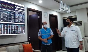 Pastikan Pasokan Listrik Industri Oksigen Aman, Erick Thohir Sidak ke Pusat Pengatur Beban Jamali