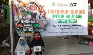 PT Pertamina (Persero) Integrated Terminal Panjang Gandeng ACT Bandar Lampung Salurkan Daging Kurban