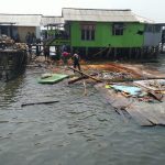 Empat Rumah Hanyut Diterjang Ombak, Wali Kota Eva Tinjau Lokasi dan Beri Bantuan