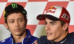 Valentino Rossi Pensiun dari MotoGP, Marquez Bela Sang Legenda