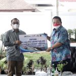 Gubernur Arinal Serahkan Bantuan Sosial Covid-19 dari PT Pelindo kepada Posko