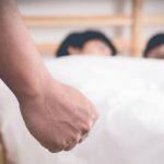 Istri Asik Berduaan Dengan Mantan, Suami Kerja di Malaysia