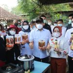 Kunjungi Desa Tanjung Sari Lampung Selatan, Mendes PDTT Abdul Halim Iskandar Apresiasi Sistem Manajemen KPT Maju Sejahtera