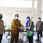 Gubernur Arinal Serahkan Piagam Penghargaan kepada 6 Pemenang Lomba Wana Lestari Tingkat Provinsi Lampung