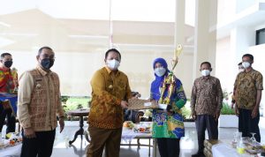 Gubernur Arinal Serahkan Piagam Penghargaan kepada 6 Pemenang Lomba Wana Lestari Tingkat Provinsi Lampung