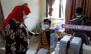 Persiapan PTM, 7000 Pelajar SMP Bandar Lampung di Vaksinasi