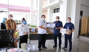Pemprov Lampung Terima Bantuan Peralatan Kesehatan dari Media Group untuk Penanganan Covid-19