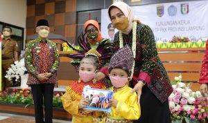 Pacu Semangat Ibu-ibu PKK Pringsewu, Ketua TP PKK Lampung Minta Kader Jadi Pelopor Perubahan Masyarakat di Masa Pandemi Covid-19