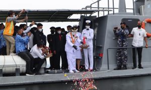 Peringati Hari Pahlawan 10 November, Wali Kota Bandar Lampung Tabur Bunga di Laut Dermaga Panjang