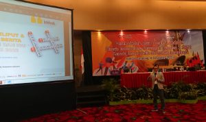 Jadi Pemateri Pembekalan Insan Media OJK Lampung, Karnoto Mohamad: Jangan Mentah-mentah Menyampaikan Informasi