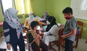 Dukung Pembelajaran di Sekolah, MIN 1 Lampung Timur Gelar Vaksinasi Anak