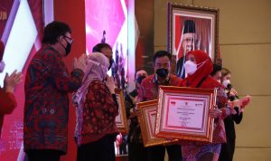 Pemkot Bandar Lampung Peroleh Penghargaan Pelayanan Publik dari Kemenpan RB